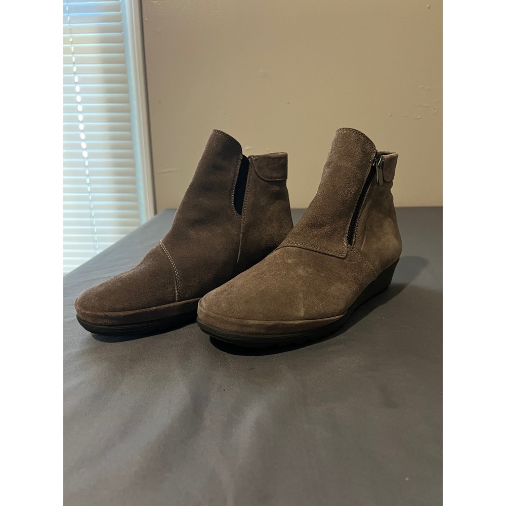 Bjorn Dal Libby Women Taupe Suede Wedge Ankle Boots Size 9M 302848